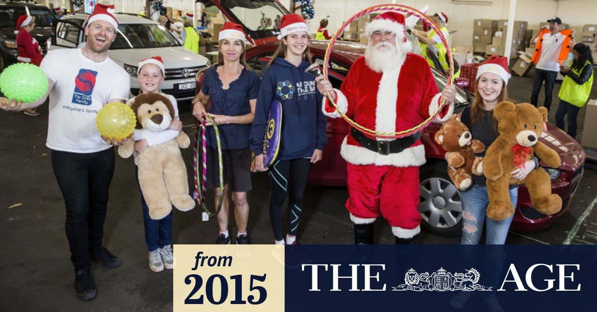 Smith Family volunteers deliver for the disadvantaged this Christmas